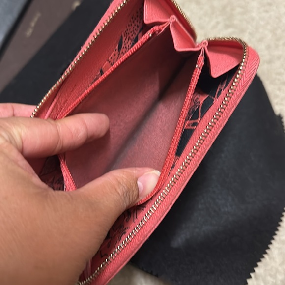 Authentic Chanel wallet - Picture 11 of 11